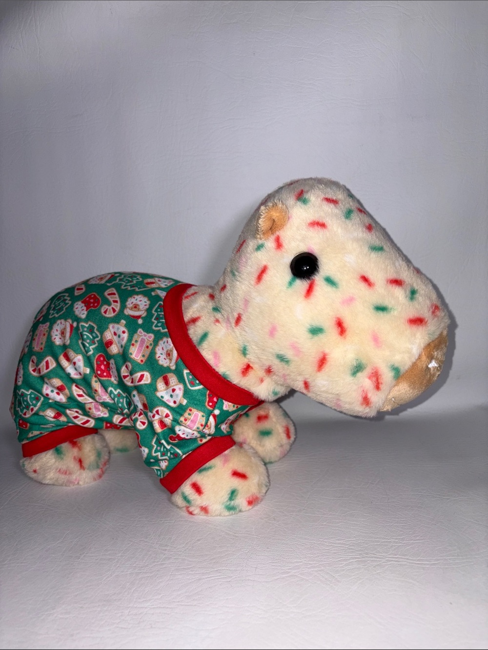 Build-A-Bear BAB Cookiebara Sugar Cookie Capybara Plush & Festive Outfit
